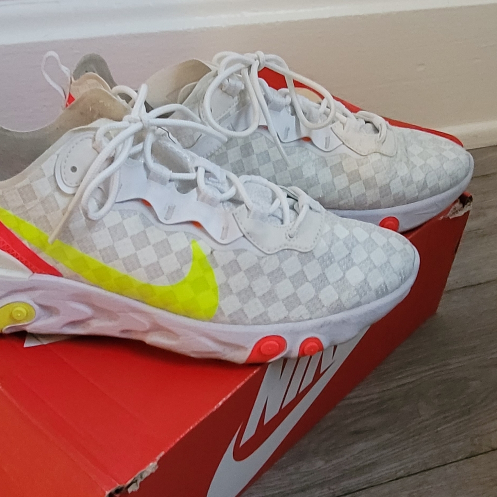 Nike